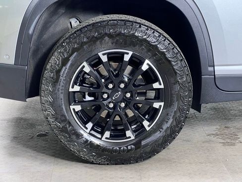 Used 2024 Chevrolet Traverse Z71 w/ Enhanced Driving Package AWD/4WD image 14