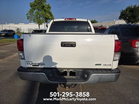 Used 2012 Toyota Tundra 4x4 CrewMax w/ Tow Pkg image 4