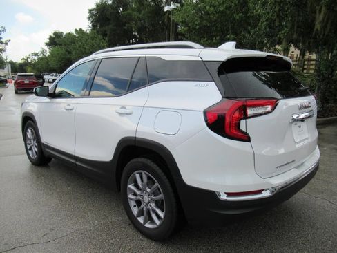 Used 2023 GMC Terrain SLT w/ Infotainment Package II FWD image 5