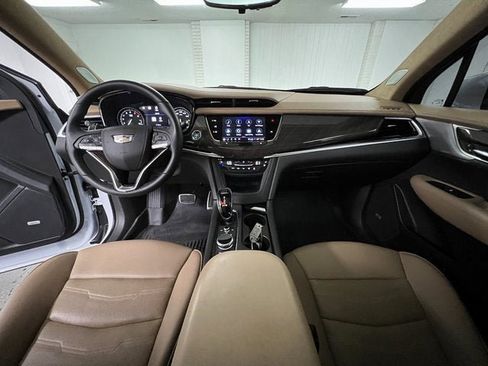 Certified 2024 Cadillac XT6 Sport w/ Platinum Package image 17