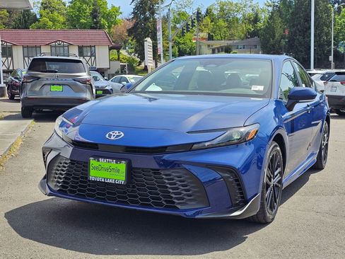 New 2026 Toyota Camry SE AWD/4WD image 3