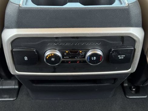 Used 2024 Ford Expedition Max Limited AWD/4WD image 32