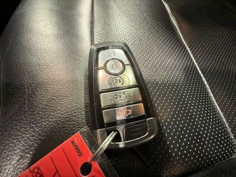 Used 2018 Ford Explorer Limited image 28