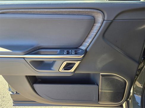 Used 2022 Rivian R1S Launch Edition image 17