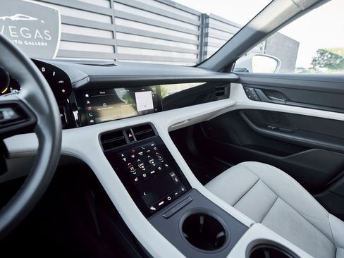 Used 2023 Porsche Taycan 4S w/ Premium Package image 59