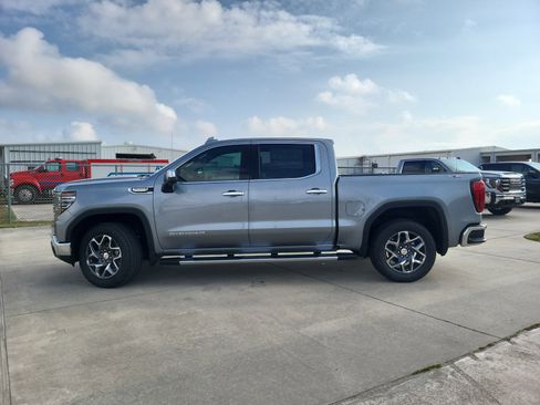 New 2026 GMC Sierra 1500 SLT image 8