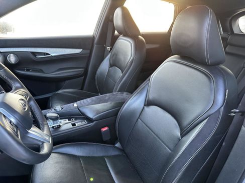 Used 2019 INFINITI QX50 Essential w/ Sensory Package image 19
