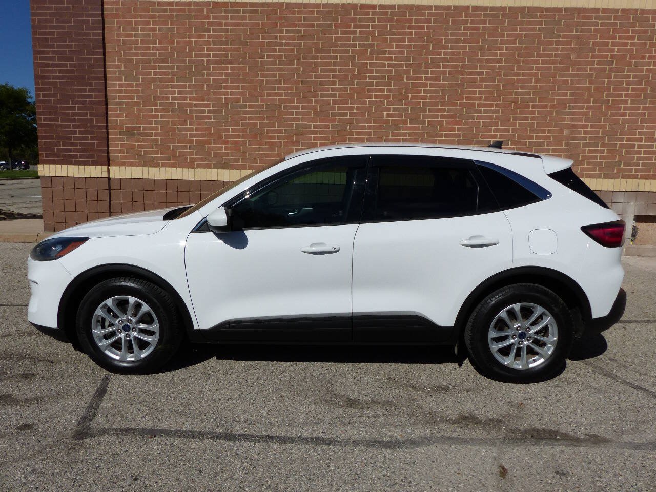 Used 2021 Ford Escape SE FWD image 5