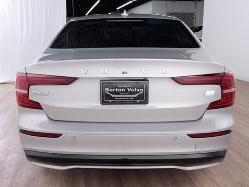 Used 2023 Volvo S60 T8 Plus image 4