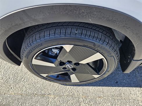 New 2026 Nissan Kicks SR image 18