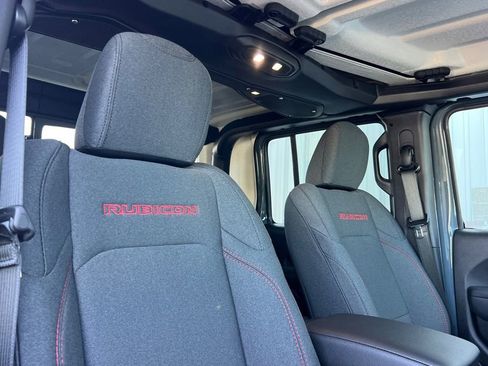 New 2026 Jeep Gladiator Rubicon w/ Technology Group image 16