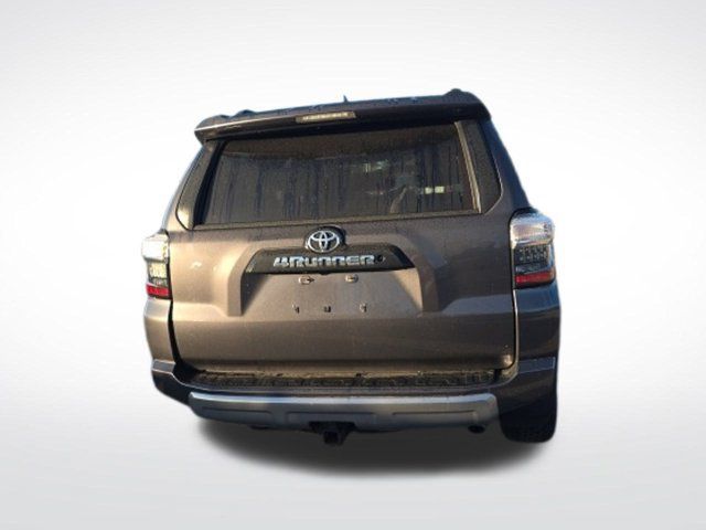 Used 2019 Toyota 4Runner TRD Off-Road AWD/4WD image 5