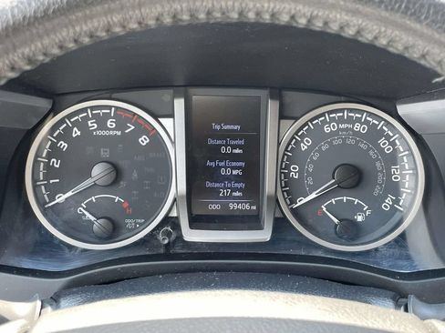 Used 2022 Toyota Tacoma SR5 w/ Technology Package RWD image 18