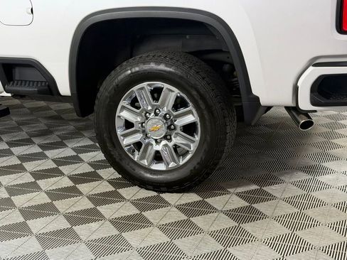 Used 2024 Chevrolet Silverado 2500 High Country w/ High Country Premium Package AWD/4WD image 13