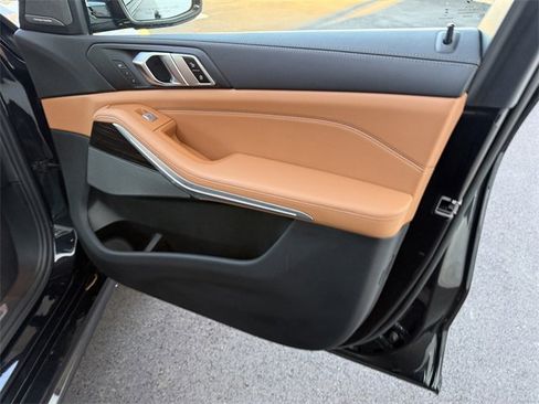 Certified 2023 BMW X7 xDrive40i w/ M Sport Package image 33