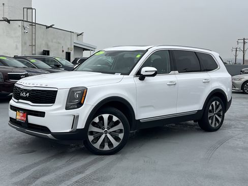 Used 2022 Kia Telluride S image 2