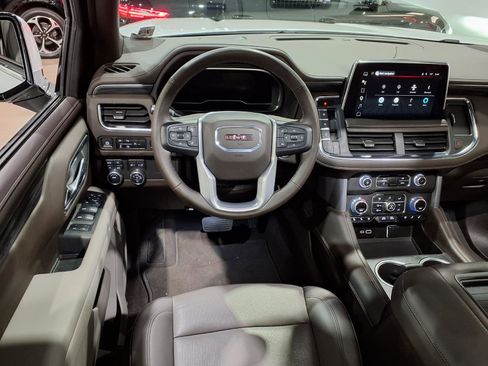 Used 2023 GMC Yukon SLT w/ SLT Luxury Package AWD/4WD image 9