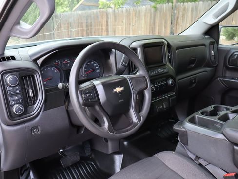 Used 2021 Chevrolet Silverado 1500 W/T w/ WT Value Package AWD/4WD image 15