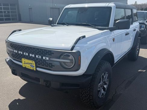 Used 2023 Ford Bronco Badlands AWD/4WD image 1