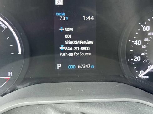Used 2024 Toyota Sienna XLE FWD image 27