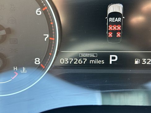 Used 2025 Mitsubishi Outlander AWD image 24