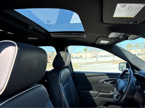 Used 2022 Chevrolet Traverse Premier w/ Redline Edition image 9