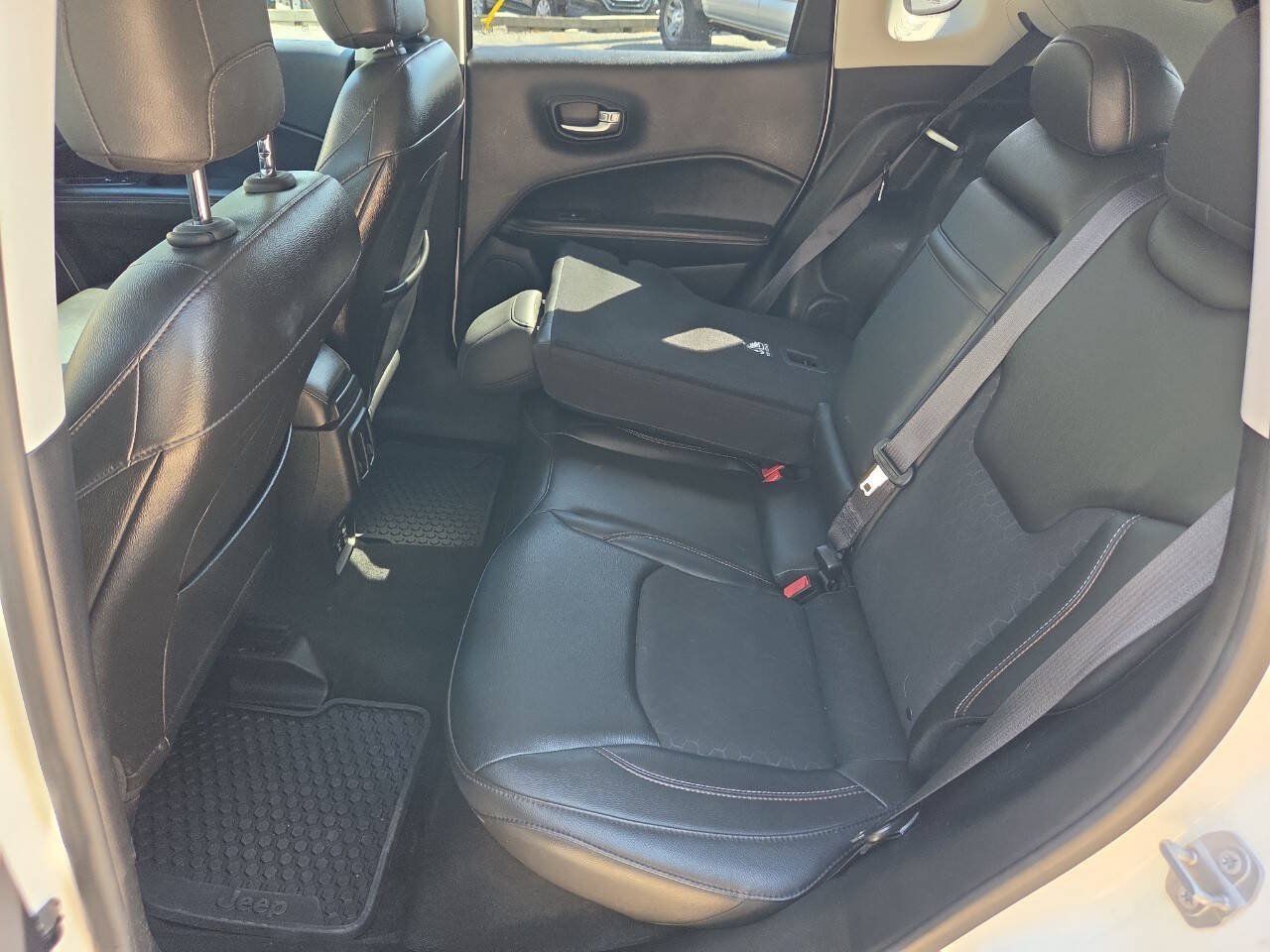 Used 2018 Jeep Compass Latitude w/ Popular Equipment Group AWD/4WD image 19