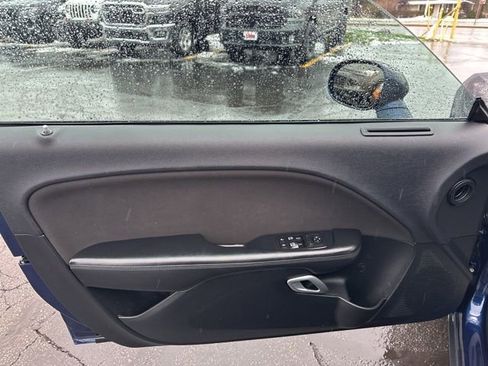 Used 2015 Dodge Challenger R/T w/ Quick Order Package 22B R/T image 10