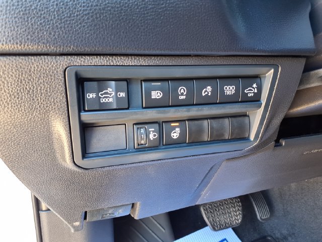 Used 2025 Toyota Tundra SR5 w/ SR5 Premium Package AWD/4WD image 31