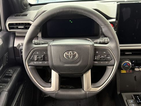 Used 2026 Toyota 4Runner TRD Off-Road Premium AWD/4WD image 11