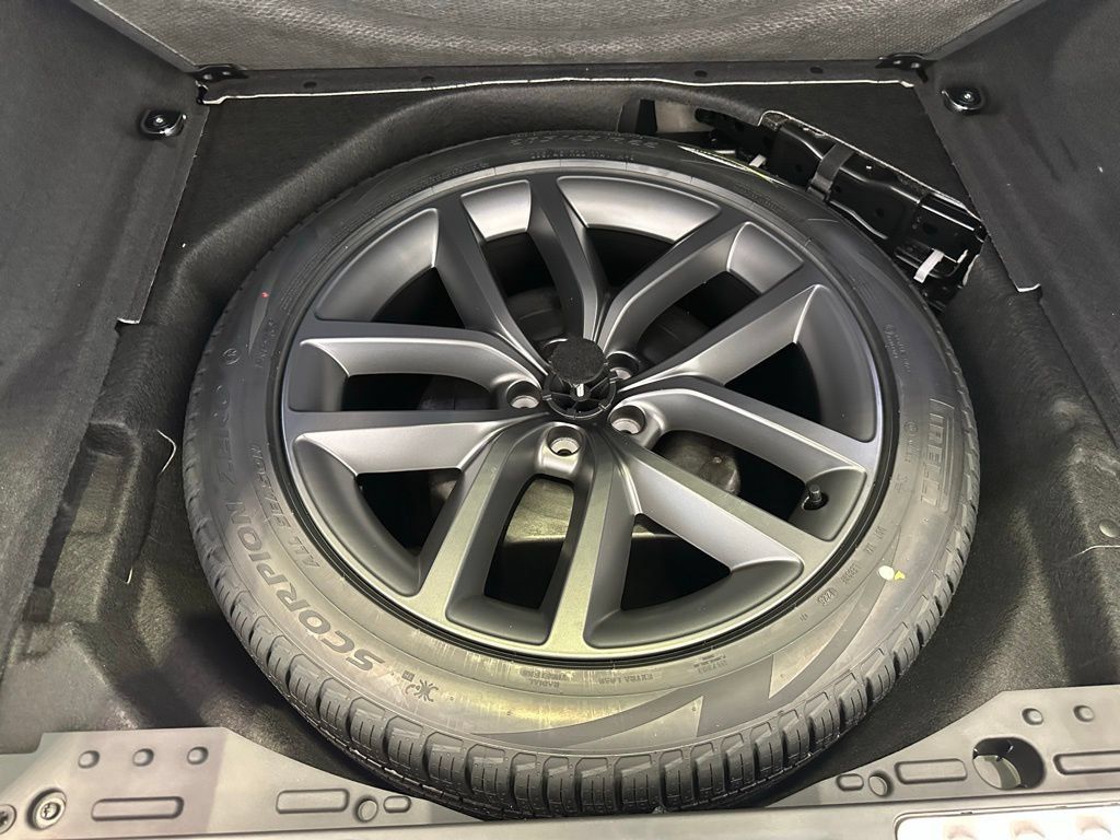 New 2025 Land Rover Range Rover Sport Dynamic SE AWD/4WD image 16