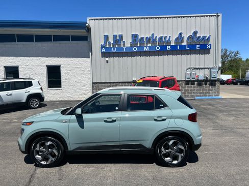 Used 2025 Hyundai Venue SEL FWD image 7