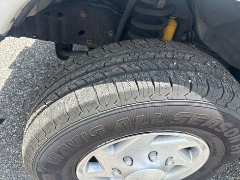 Used 2012 Ford E-350 and Econoline 350 XLT RWD image 22