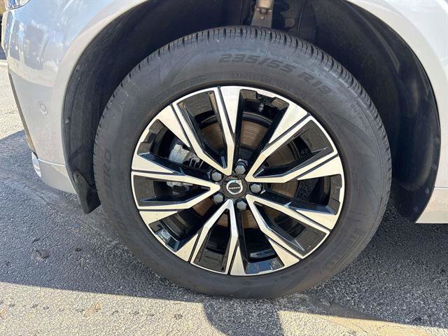 Used 2025 Volvo XC60 B5 Plus AWD/4WD image 7