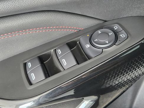 New 2026 Chevrolet Trax RS w/ Sunroof Package FWD image 25