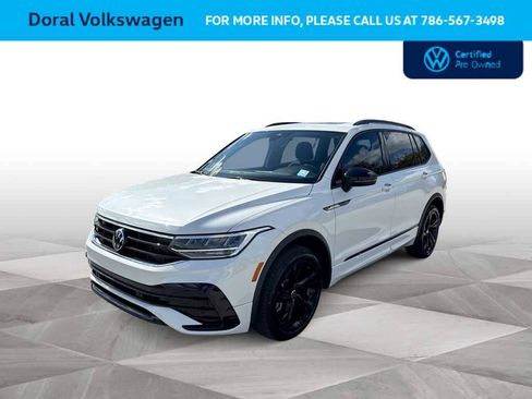 Certified 2024 Volkswagen Tiguan SE R-Line image 1