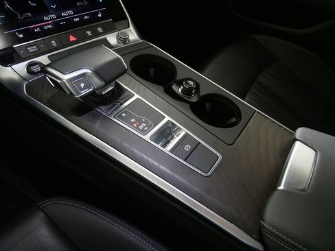 Used 2023 Audi A6 Premium image 24