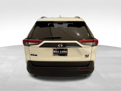 Used 2022 Toyota RAV4 XLE w/ Convenience Package AWD/4WD image 9