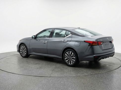 Used 2025 Nissan Altima 2.5 SV image 6