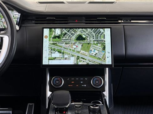 Used 2022 Land Rover Range Rover SE AWD/4WD image 5