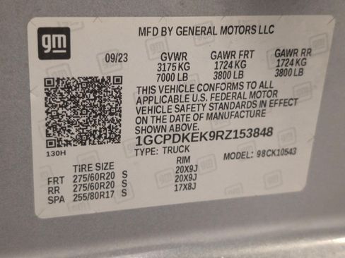 Used 2024 Chevrolet Silverado 1500 LT AWD/4WD image 27