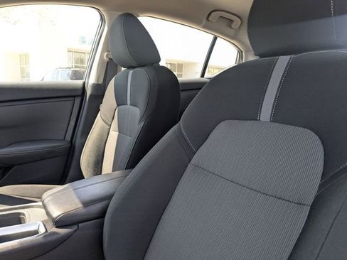 Used 2025 Nissan Sentra SV image 14