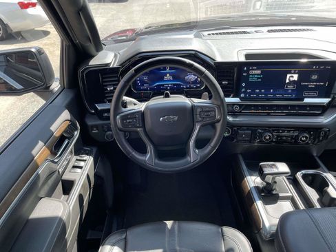 Used 2025 Chevrolet Silverado 1500 High Country w/ Midnight Edition AWD/4WD image 2