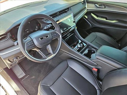 New 2026 Jeep Grand Cherokee Limited w/ Limited Altitude Package AWD/4WD image 4