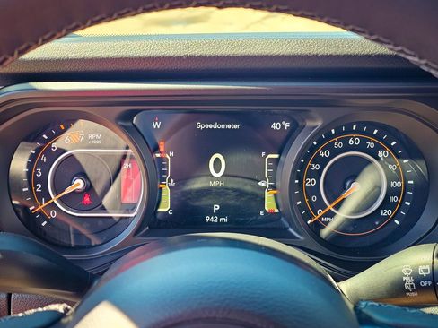 Certified 2026 Jeep Wrangler Willys image 14