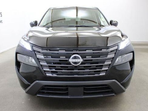 Certified 2026 Nissan Rogue SV FWD image 7
