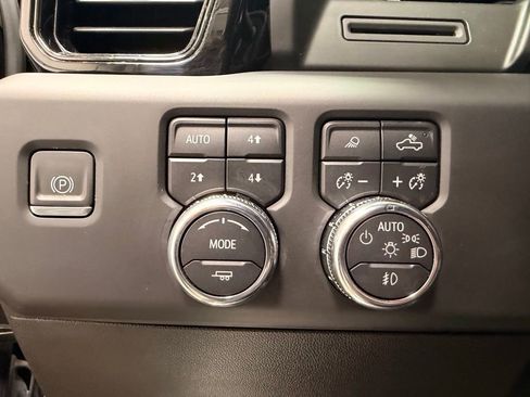 Used 2023 GMC Sierra 1500 AT4 w/ AT4 Preferred Package image 27