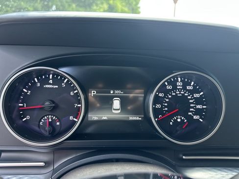 Certified 2024 Kia Carnival LX FWD image 32