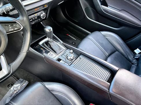 Used 2017 MAZDA MAZDA3 Touring image 17