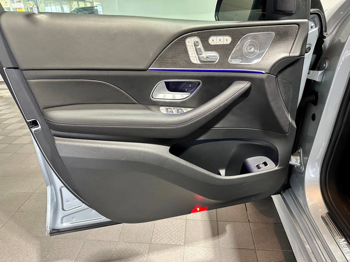 Certified 2025 Mercedes-Benz GLS 450 4MATIC image 11